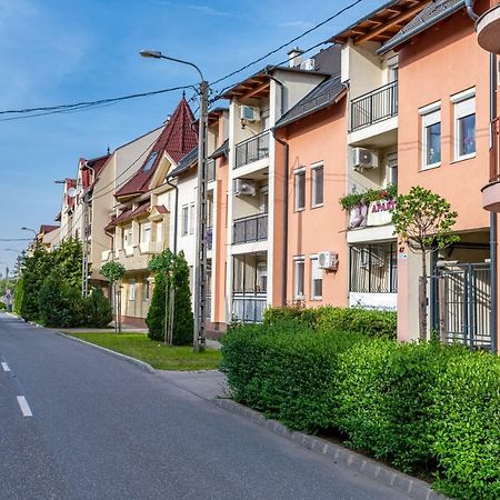 Bella Apartments No1 Hajdúszoboszló Exterior foto
